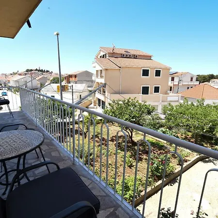 Jojo Apartment