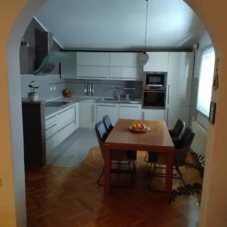 Jojo Apartment *
